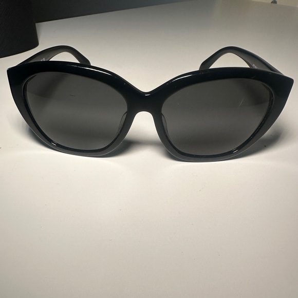 Prada PR16XSF sunglasses 🕶️ - Picture 3 of 5